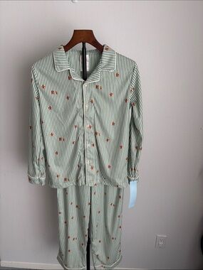Wondershop Green Stripe Kids Pajama Set with Brown Star Print XL (14)
